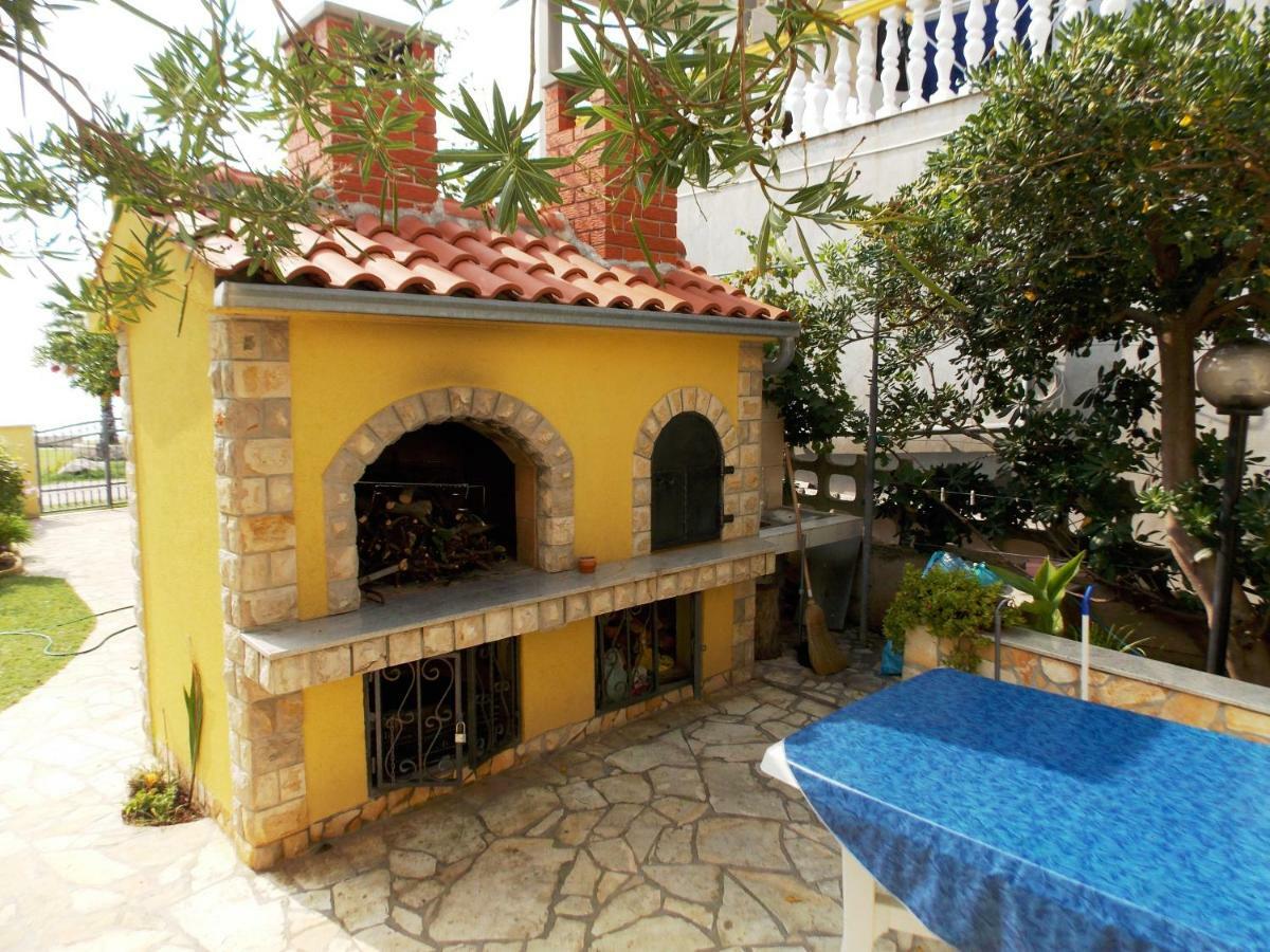 Apartment House Inga Vir Exterior foto